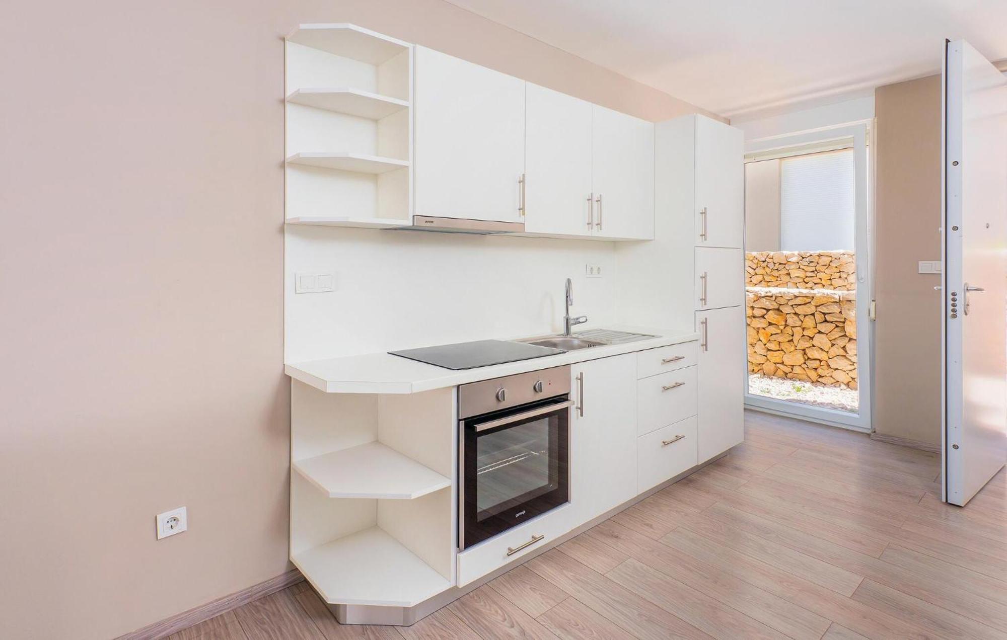 Two-Bedroom Apartment in Povljana Buitenkant foto
