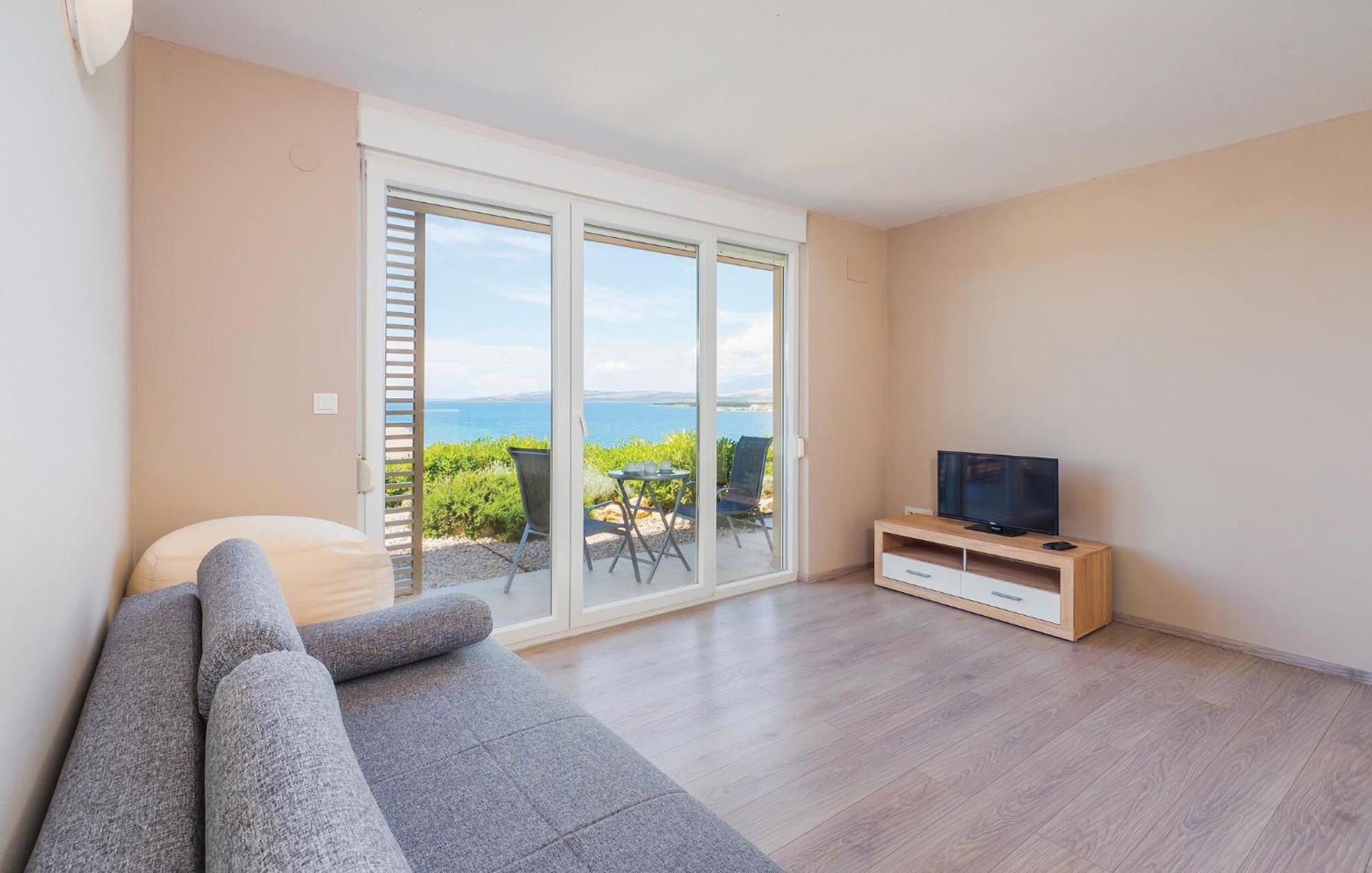 Two-Bedroom Apartment in Povljana Buitenkant foto